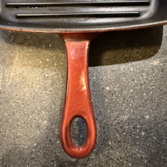 Staub Cast Iron Skillet Square Grill Pan #26 Red Enamel  12" 2 Spouts France - Picture 5 of 8